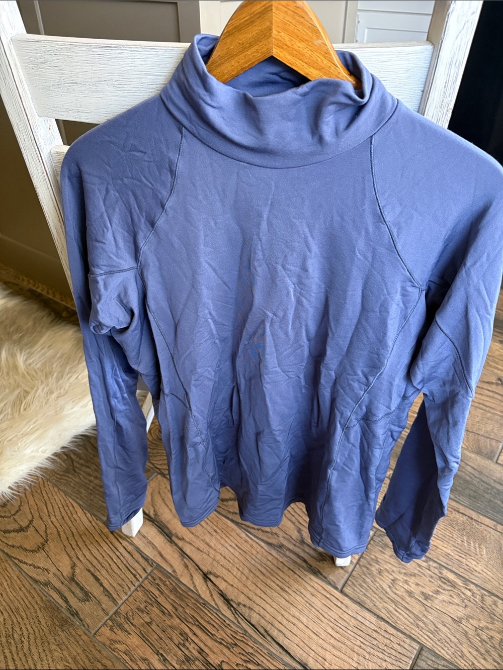 2 Janji Revo Rover mock neck sz Medium